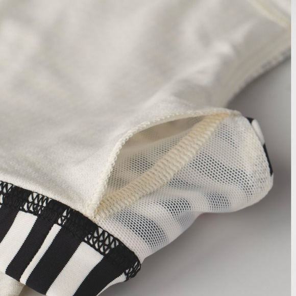 White and Coral Lululemon Wild Tank with Built-in Bra, Size 4 - Picture 6 of 12